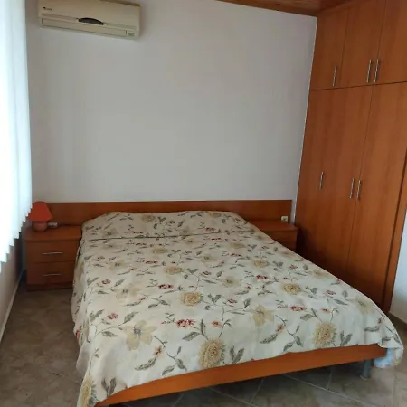 текето Holiday home Obrochishte